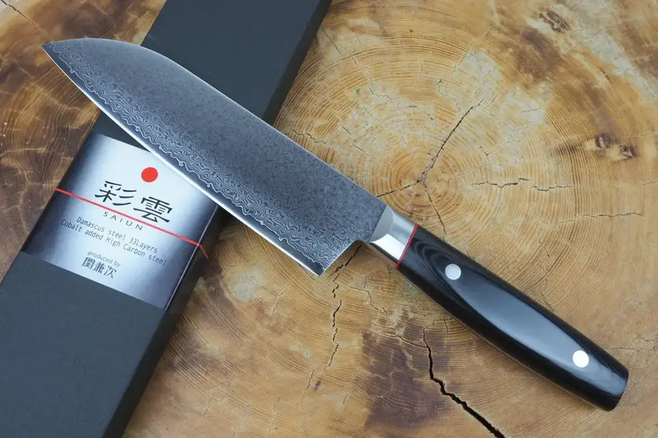 Seki Kanetsugu - Saiun VG10 Damascus Santoku 17cm